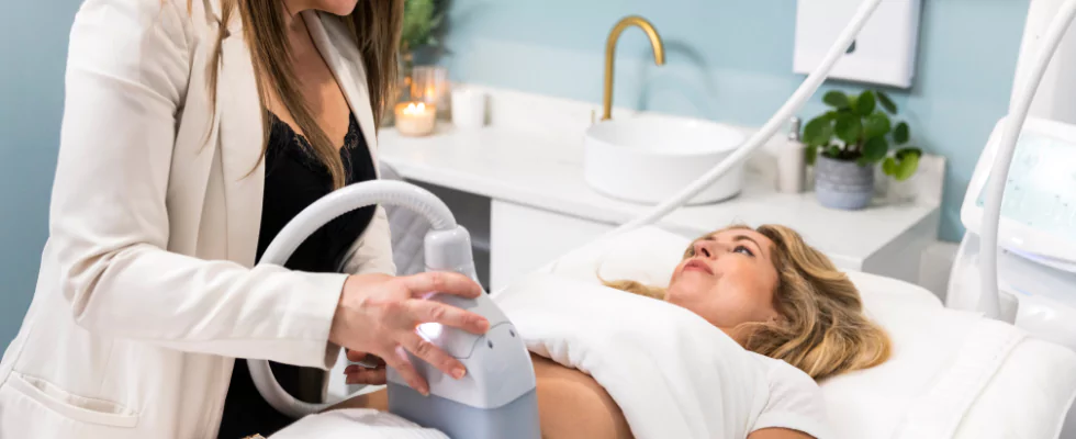 Does Fat Freezing at Home Work? DIY Devices vs Professional Cryolipolysis 2 Does Fat Freezing at Home Work? DIY Devices vs Professional Cryolipolysis